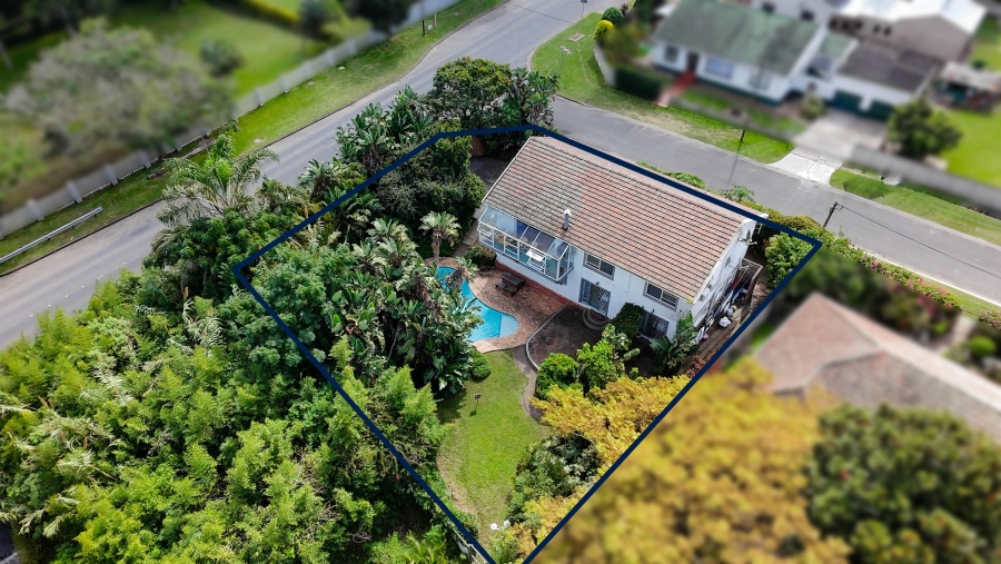 6 Bedroom Property for Sale in Abbotsford Eastern Cape